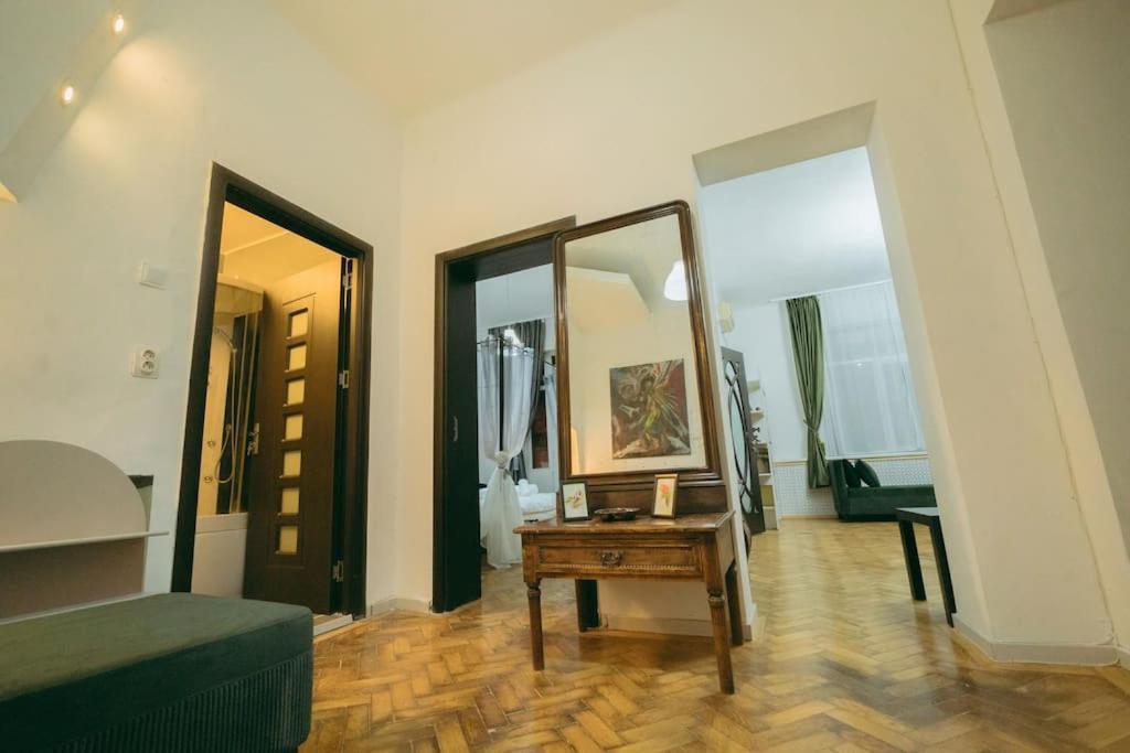 House Of Art Apartment Bucharest Exterior photo